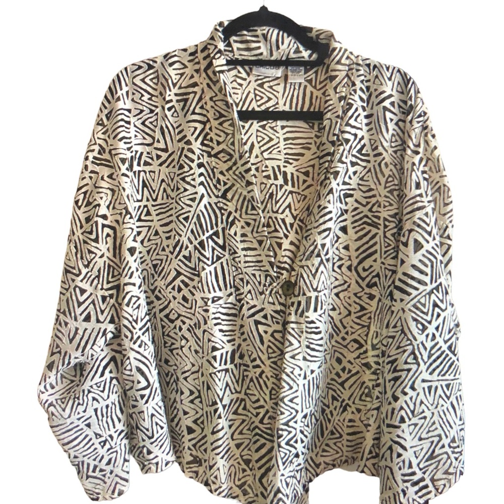NWOT Chico’s Cream/Black Elegant Blouse